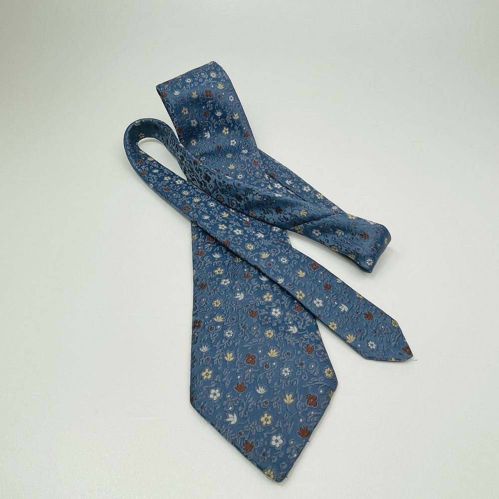 Vintage Sears The Mens Store Light Blue Floral Tie Polyester 57x3.5"